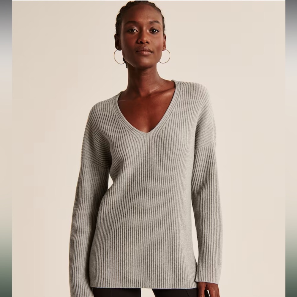 A&F grey v neck sweater